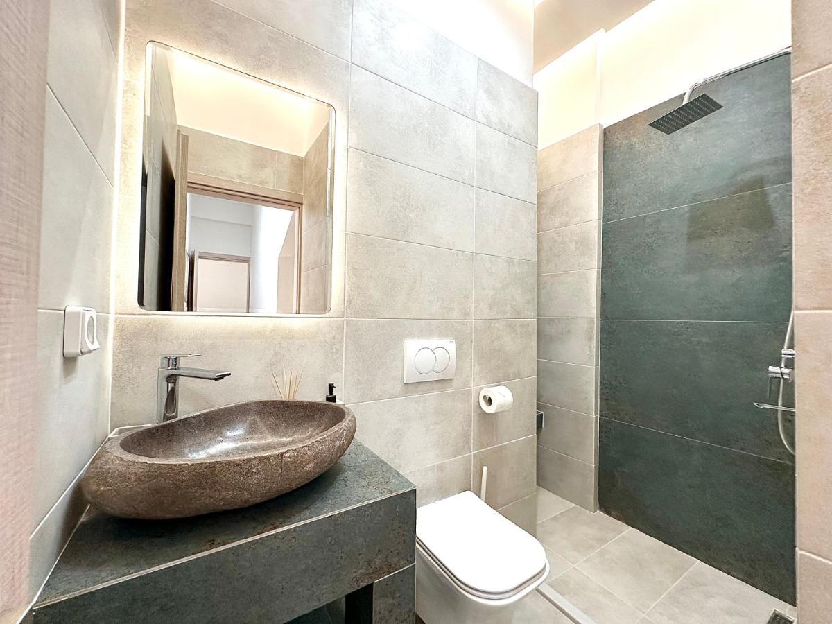 Seaside Deluxe Apartment Ialysos  Ngoại thất bức ảnh