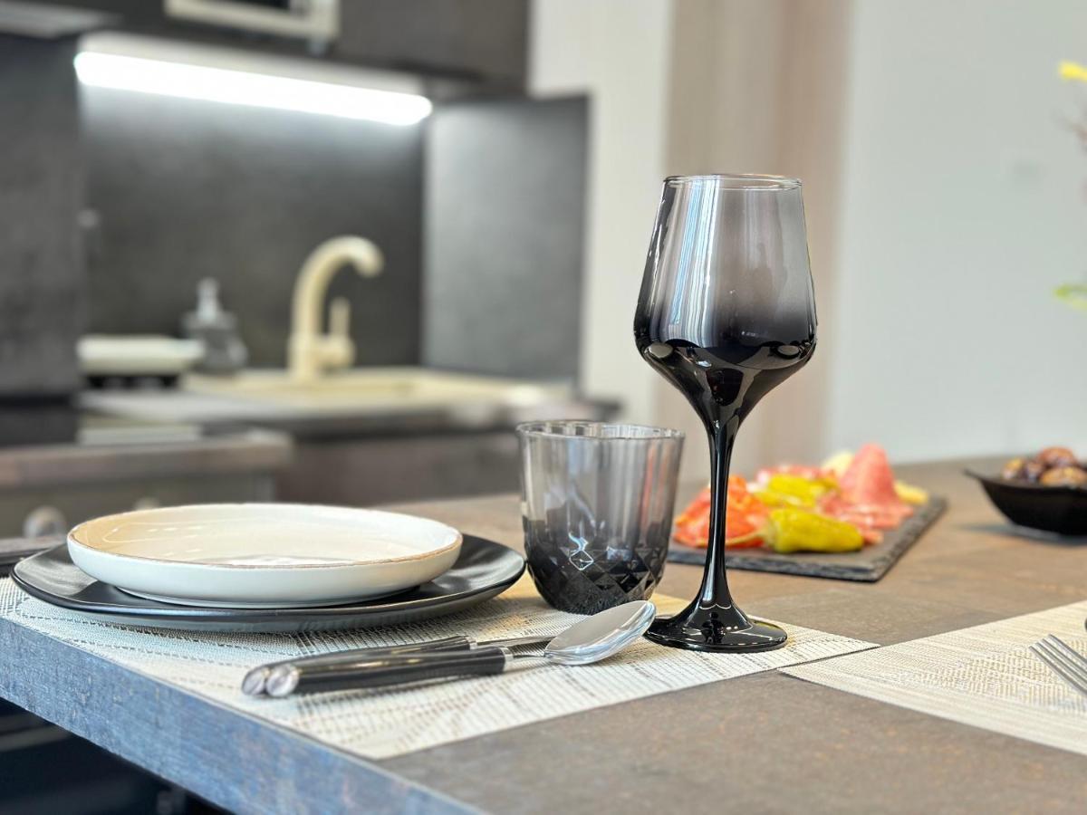 Seaside Deluxe Apartment Ialysos  Ngoại thất bức ảnh