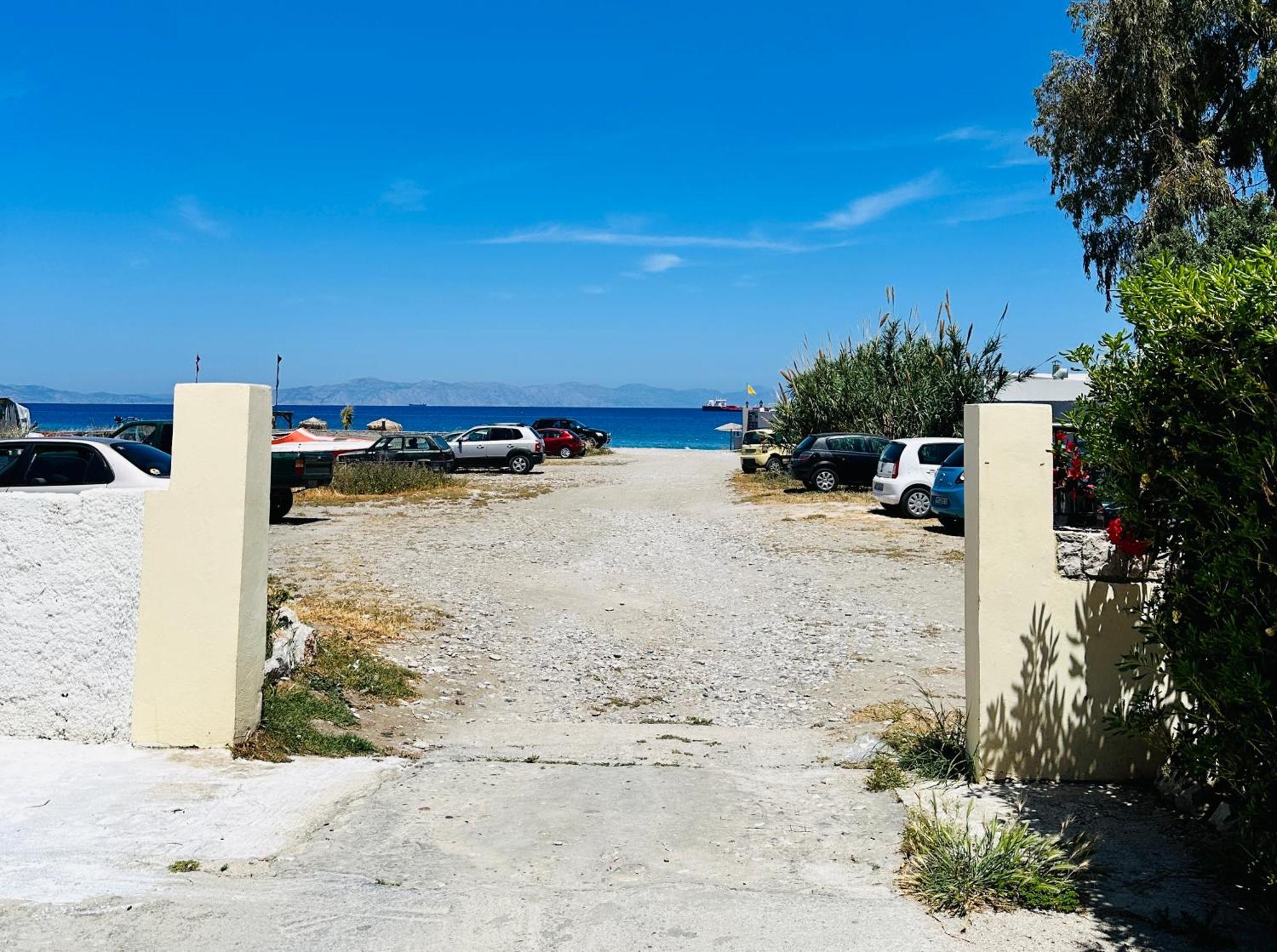 Seaside Deluxe Apartment Ialysos  Ngoại thất bức ảnh
